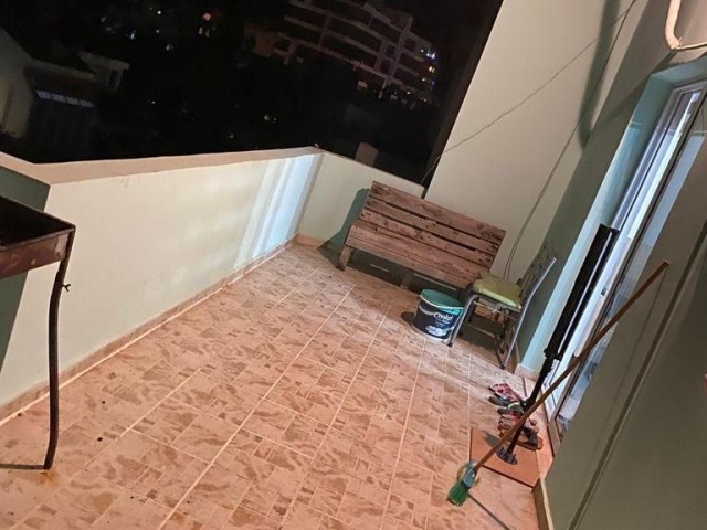 2+1 Penthouse-Wohnung zum Verkauf im Zentrum von Famagusta