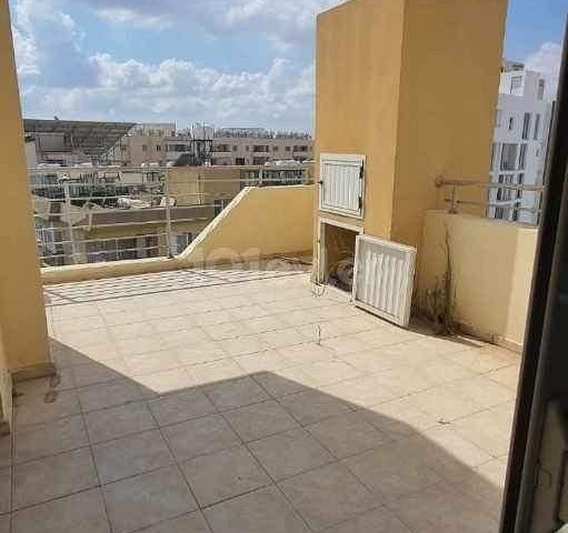 Gazimağusa merkezde satılık 3+1 penthouse daire