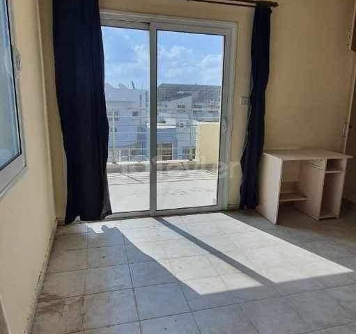 3+1 Penthouse-Wohnung zum Verkauf im Zentrum von Famagusta