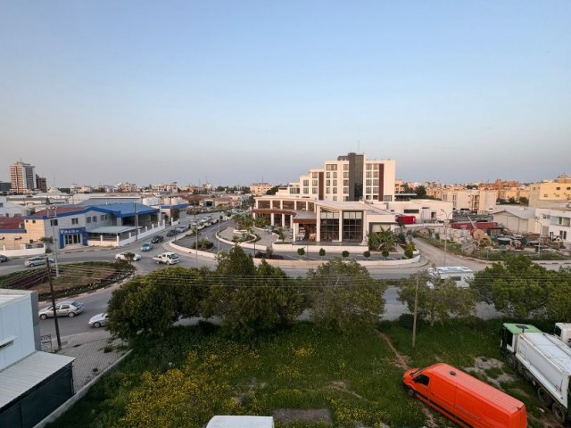 2+1 Wohnung zum Verkauf im Zentrum von Famagusta