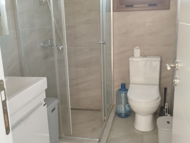 Gazimağusa Yeniboğaziçi bölgesinde kiralık 2+1 penthouse eşyalı daire