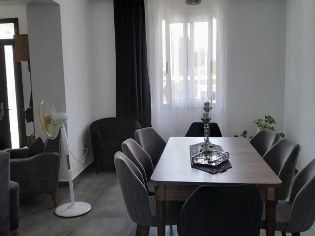 Girne Alsancakta satılık 5+2 villa