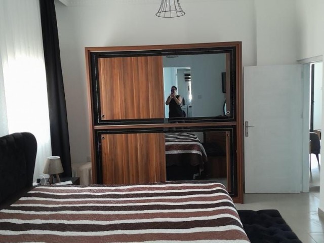 Girne Alsancakta satılık 5+2 villa