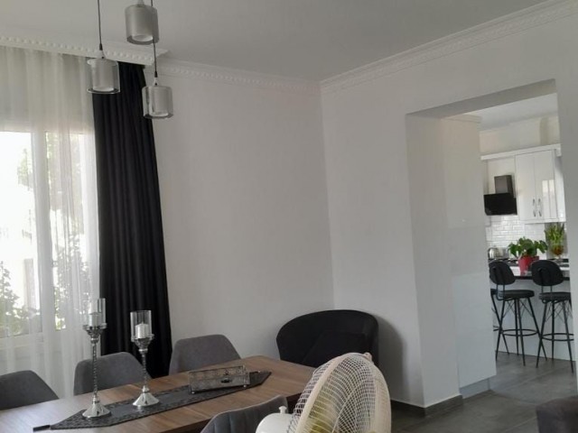 Girne Alsancakta satılık 5+2 villa