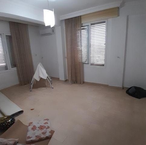 Girne Alsancakta satılık 5+2 villa