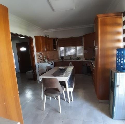 Girne Alsancakta satılık 5+2 villa