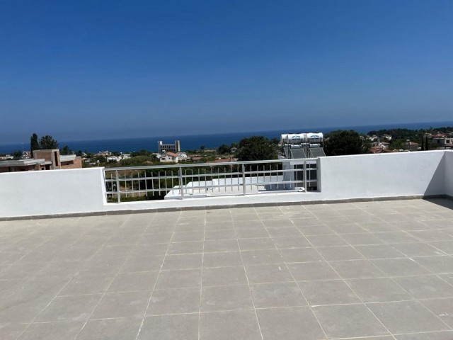 2+1 LUXURY FLATS WITH POOL AND MAGNIFICENT ARCHITECTURE WITHIN THE SITE IN ALSANCAK