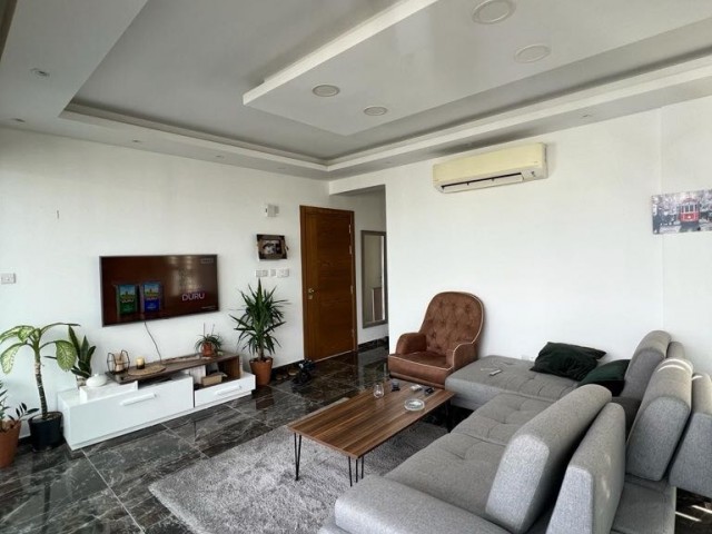 ORTAKÖYDE HARİKA KONUMDA KİRALIK PENTHOUSE