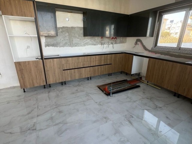 LUXUS-TÜRKISCHER COACH 3+1 TWIN-VILLA MIT POOL-OPTION IN YENISEHİR