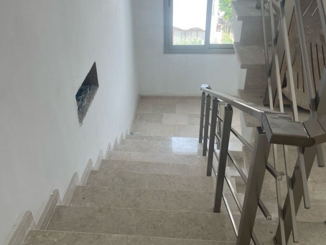 Penthouse Zu verkaufen in Gönyeli, Nikosia