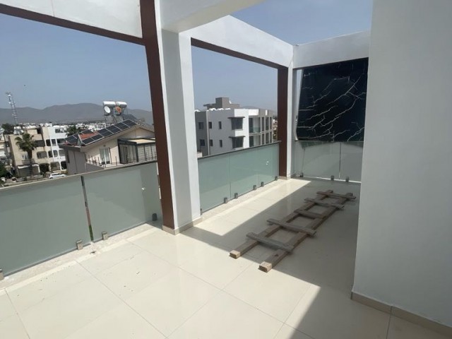 Penthouse Zu verkaufen in Gönyeli, Nikosia