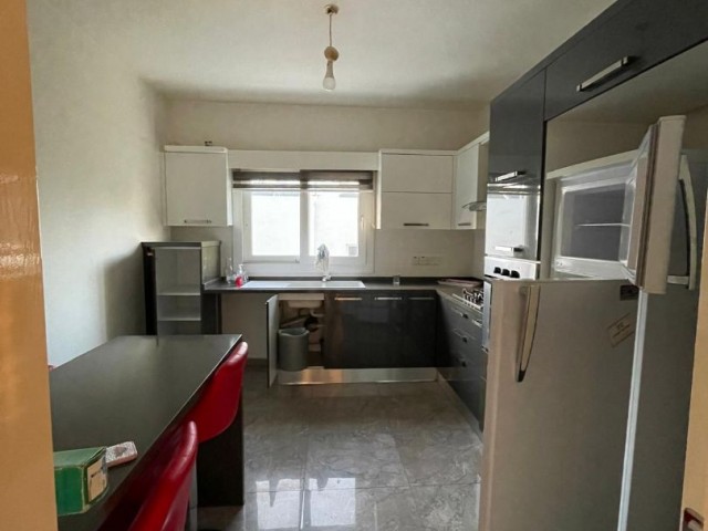 KÜÇÜKKAYMAKLI DA LÜKS FULL EŞYALI 3+1 DAİRE 