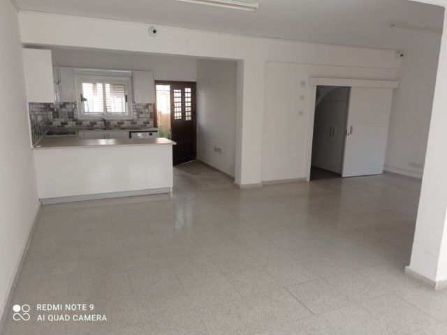 3+1 detached house with commercial permit for sale in Taşkınköy 