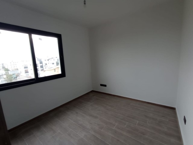 2+1 Penthouse mit Grill zum Verkauf in der Gegend von Gönyeli