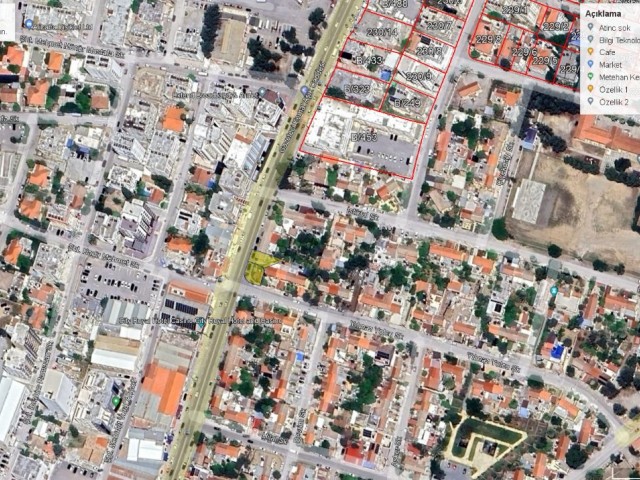 Sarıtaş-Arbeitsplatz mit Gewerbeerlaubnis, direkt neben der Hauptstraße im Viertel Küçük Kaymaklı, komplett renoviert