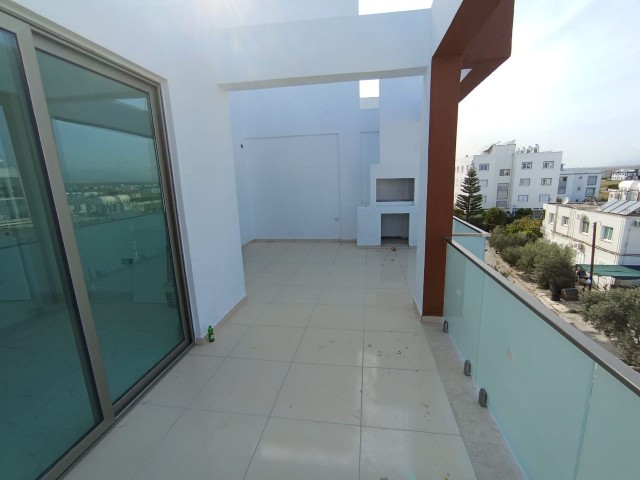 2+1 PENTHOUSE ZUM VERKAUF IN GÖNYELİ