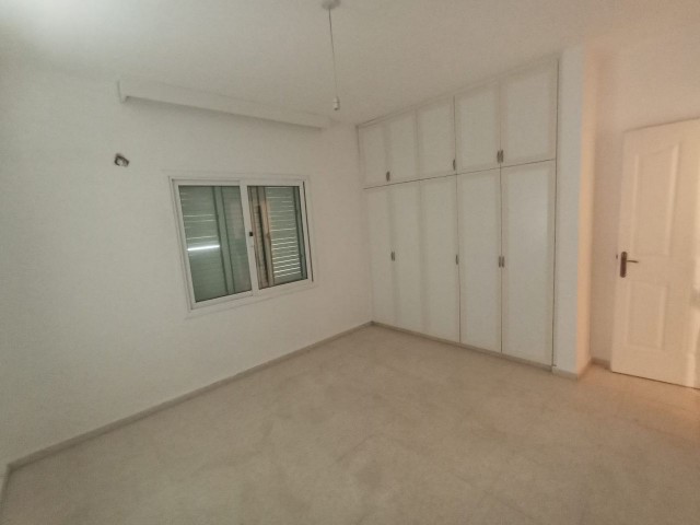 Ground floor 3+1 flat for sale in Gönyeli Yenikent area suitable for clinic construction