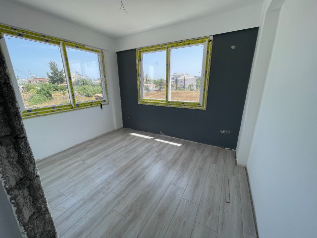 Spacious 3 bedroom flat for sale in Famagusta / Çanakkale region, ready for delivery.