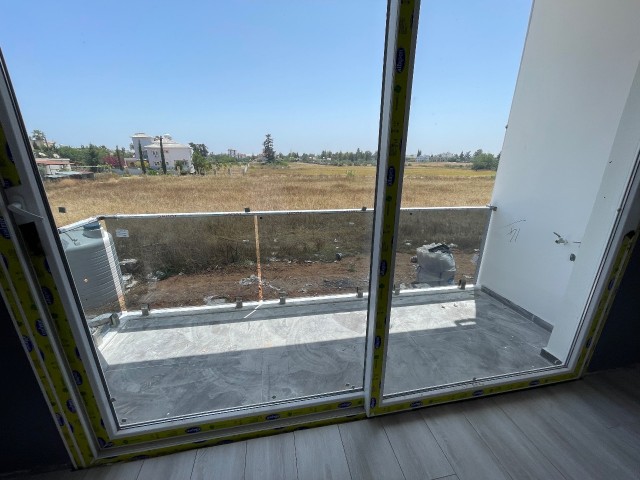 Spacious 3 bedroom flat for sale in Famagusta / Çanakkale region, ready for delivery.