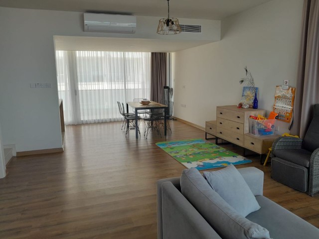 Fully furnished 3+1 Duplex flat FOR SALE in Iskele Bogaz, with sea view