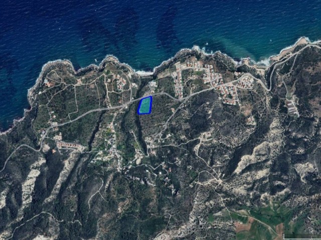 Land for sale from the owner with full sea view on the main road in Kayalar village