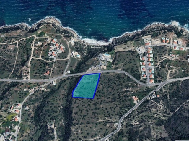 Land for sale from the owner with full sea view on the main road in Kayalar village