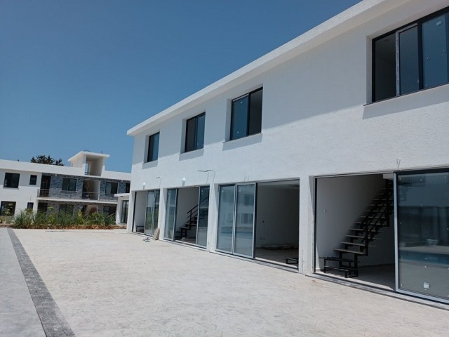 READY NOW! New Build Golfers duplex in Esentepe, only 400m from the sea