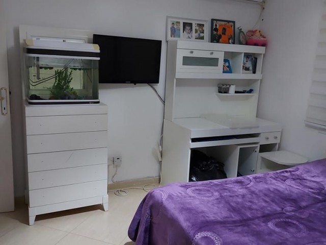 Bellapais Köy Merkezinde Deniz ve Dağ Manzaralı 3 Yatak Odalı Penthouse