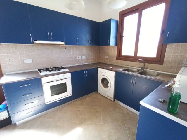 6 bedroom house in Esentepe village centre