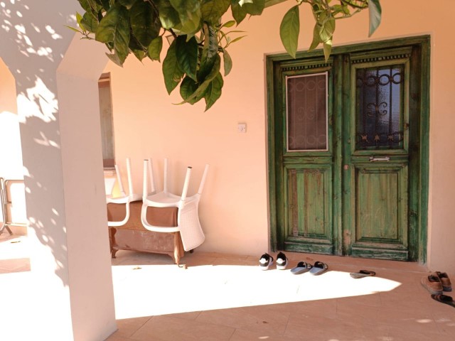 Haus mit 6 Schlafzimmern im Dorfzentrum von Esentepe