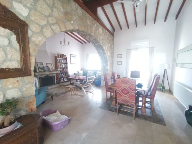 Character 2 bedroom bungalow with large garden, private pool and 1 bedroom annexe