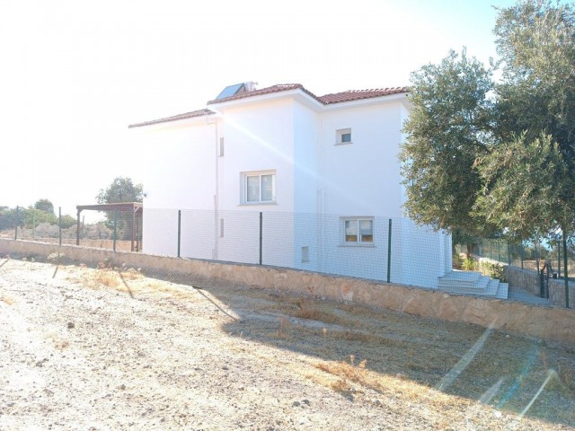 3+1 villa with pool for monthly rental