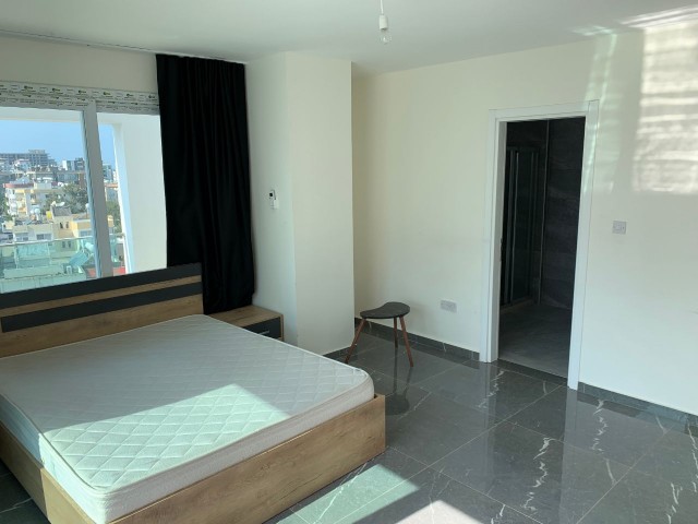 GİRNE MERKEZDE KİRALIK 360 DERECE PENTHOUSE 