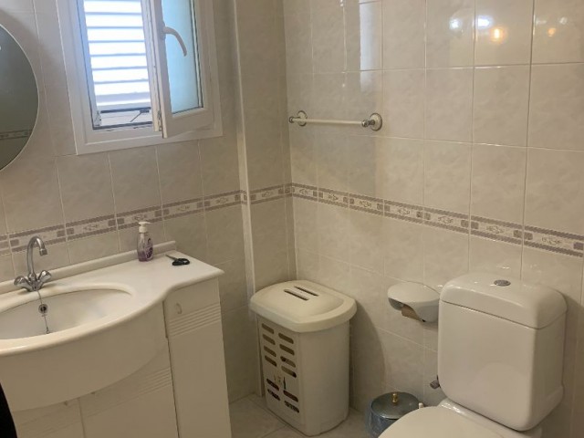 4 + 1 Villa for sale in Girne Alsancak (Single Authorized)