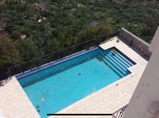 SEA VIEW PENTHOUSE IN THE CENTER OF KYRENIA ** 