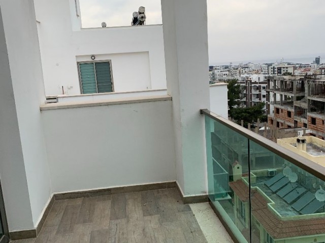 GİRNE MERKEZDE SATILIK PENTHOUSE 