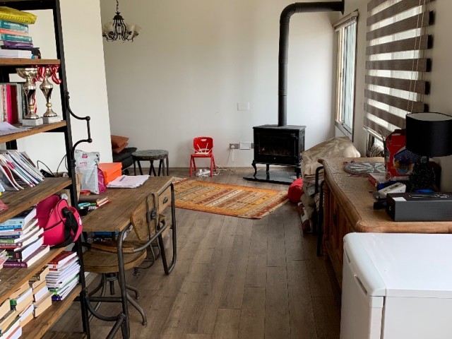 Penthouse mit 6 Schlafzimmern zum Verkauf im Zentrum von Kyrenia