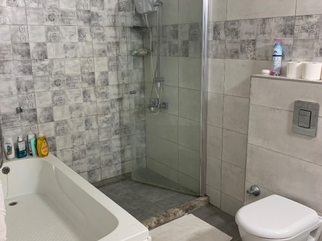 Girne Merkez'de Satılık 6 odalı Penthouse