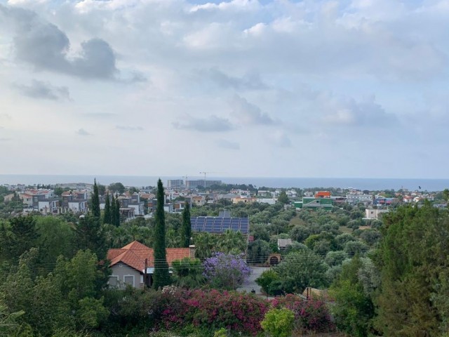 Geräumiges Grundstück zum Verkauf in Çatalköy, Kyrenia