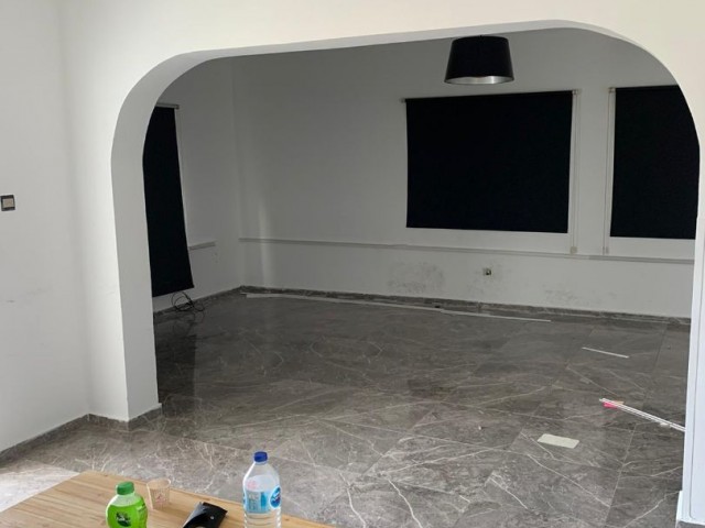 COMMERCIAL FOR RENT IN THE CENTER OF KYRENIA 3+2