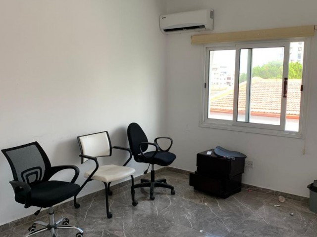 COMMERCIAL FOR RENT IN THE CENTER OF KYRENIA 3+2
