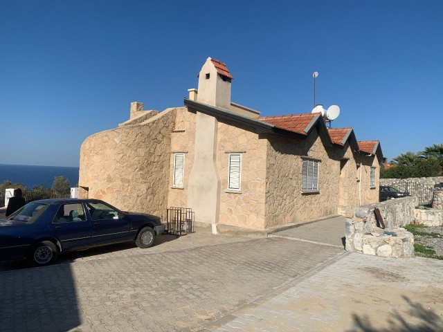 3+1 GELBER STEIN-BANGALOW IN ESENTEPE, KYRENIA