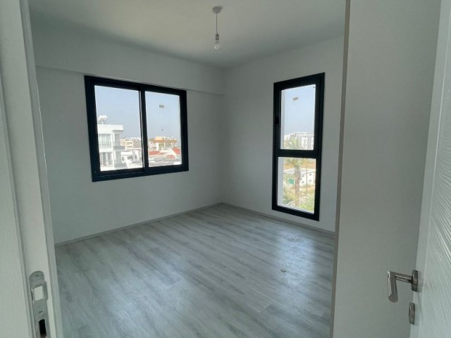 2+1 PENTHOUSE ZUM VERKAUF IN GÖNYELİ