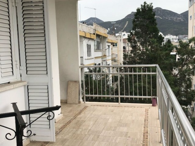 2+1 FLAT FOR SALE IN KYRENIA CENTER, WALKING DISTANCE TO MARKET AND SHOPPING CENTERS