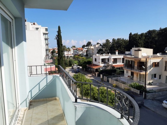 3+1 FLAT FOR RENT IN GIRNE CENTER, CLOSE TO 23 NISAN PRIMARY SCHOOL