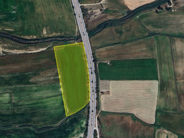 15 DECLAR FIELD FOR SALE IN NICOSIA BALIKESİR, NEW TO THE MAIN ROAD