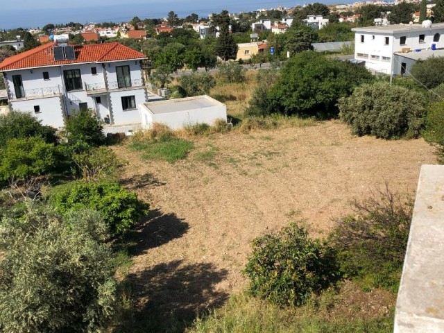 3+1 VILLA ZUM VERKAUF AUF DER ANDEREN SEITE IN DER NÄHE DER HAUPTSTRAßE