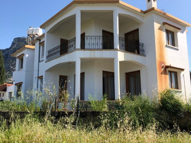 3+1 VILLA FOR SALE ON THE OTHER SIDE NEAR THE MAIN ROAD