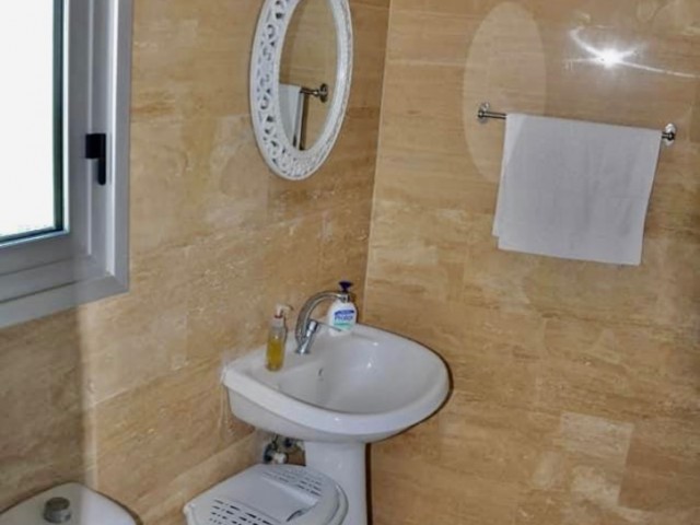 3+1 FLAT FOR SALE IN KYRENIA CENTER