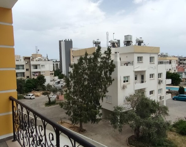 2+1 WOHNUNG ZUM VERKAUF IM KYRENIA CENTER